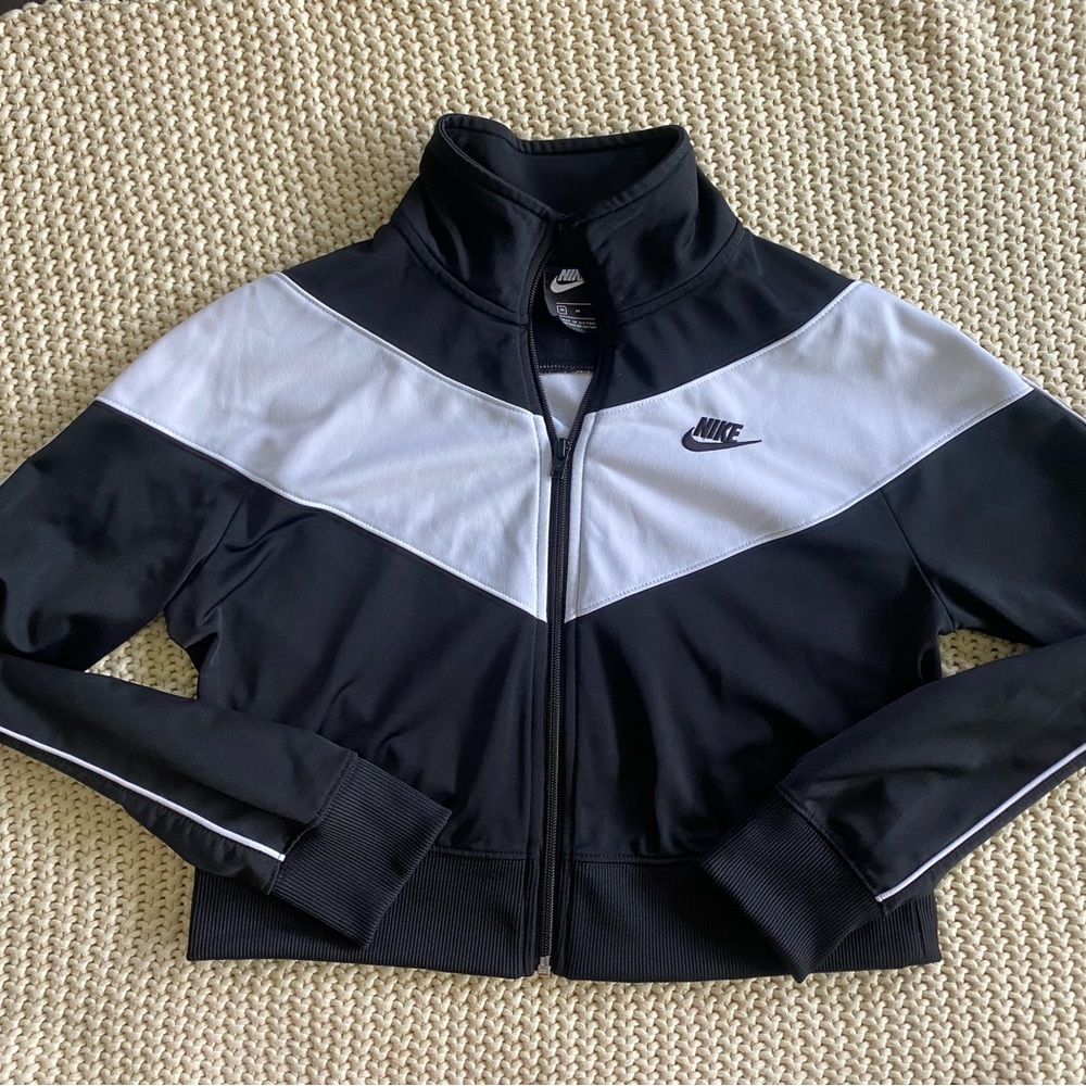 Nike Cropped Zip Up